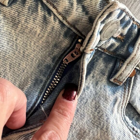 Blank NYC The Perry Mom Jean Shorts 24 Acid Stone Wash Cuffed Relaxed Denim New - Picture 9 of 9